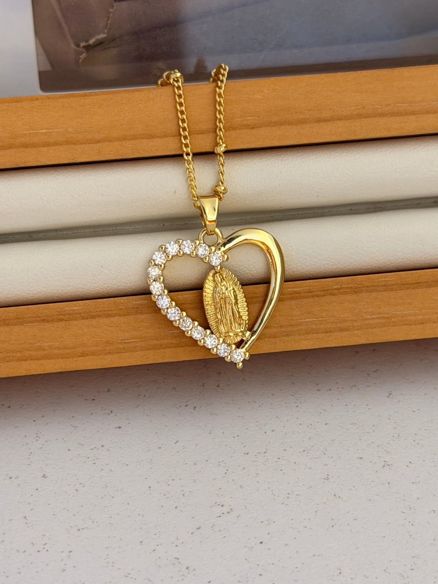 cadena corazon virgen brillante