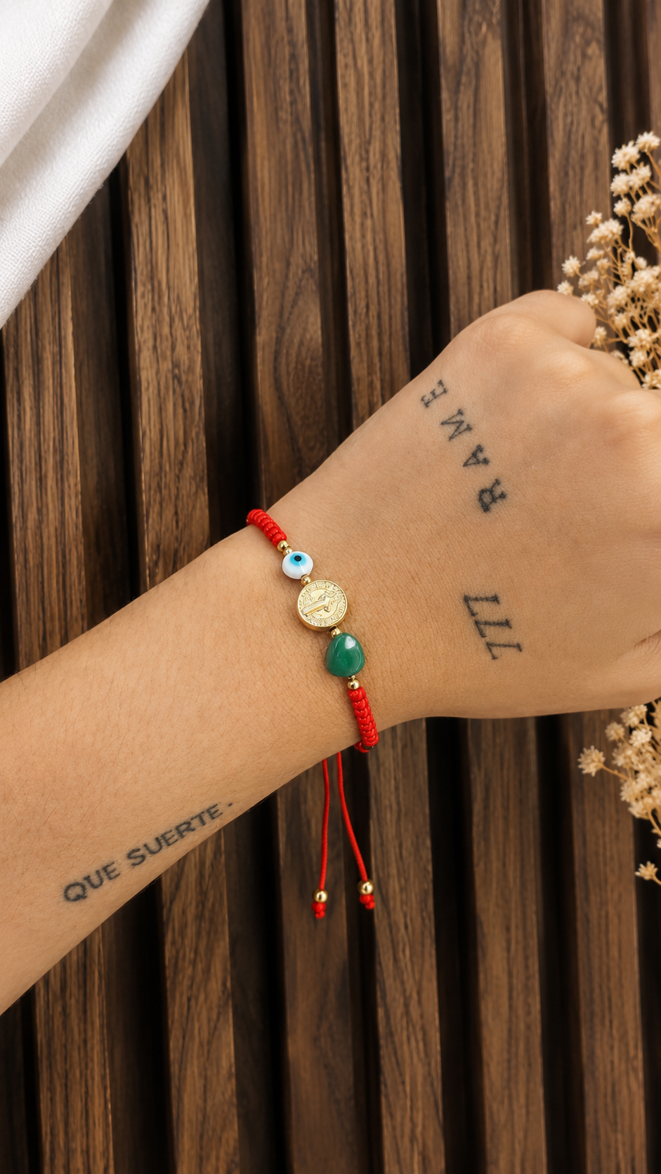 Pulsera tejida san Benito