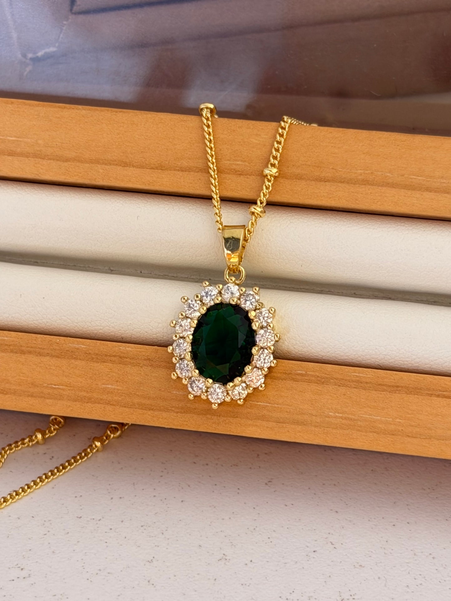 cadena esmeralda