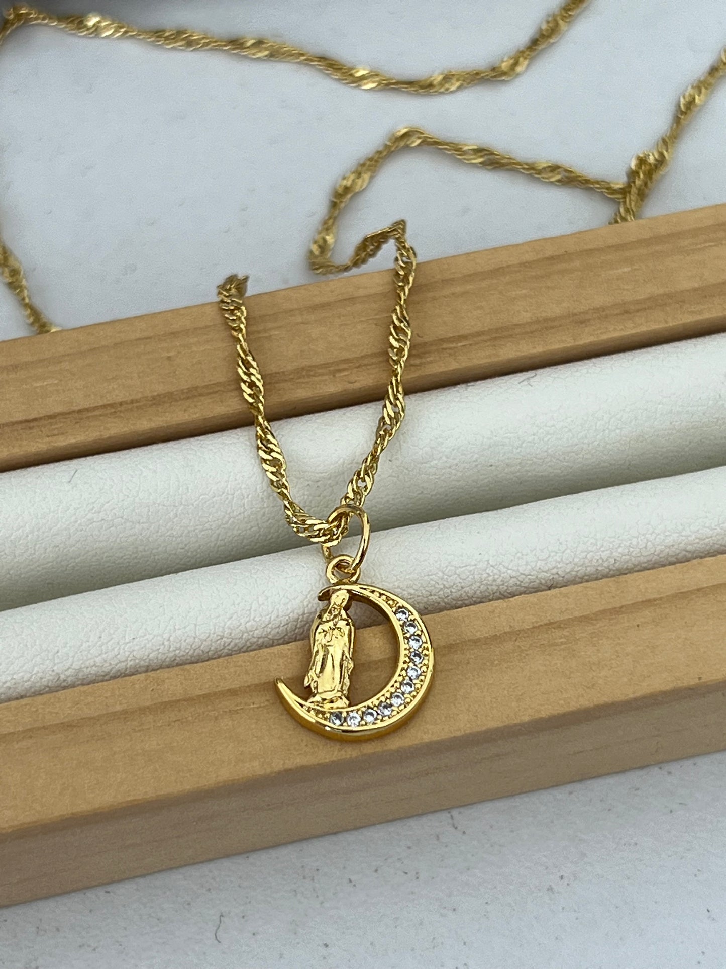 Cadena rodio media luna virgen