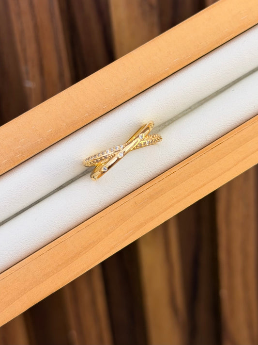 Anillo delgado cruzado diamantes