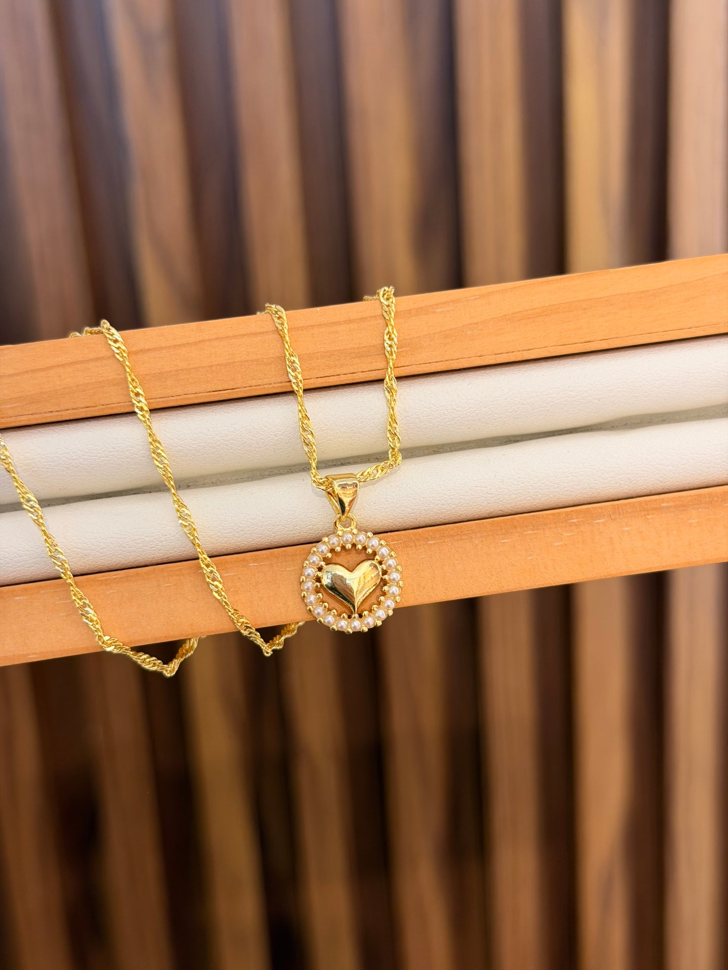 Cadena circulo corazón diamantes