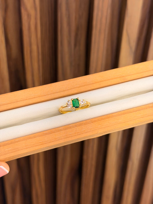 Anillo 3 diamantes cuadros