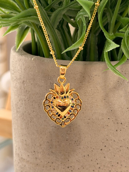 Cadena corazon fuego dorado
