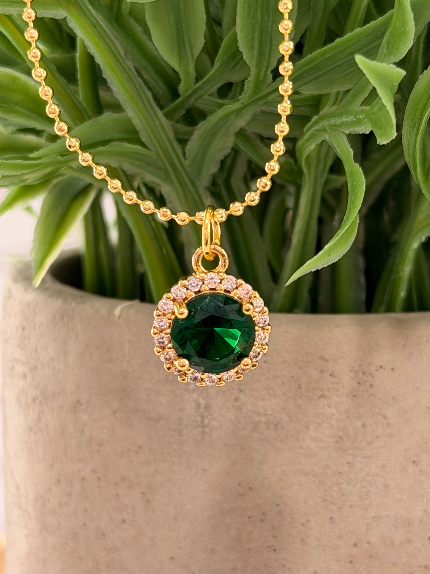 Cadena Esmeralda verde