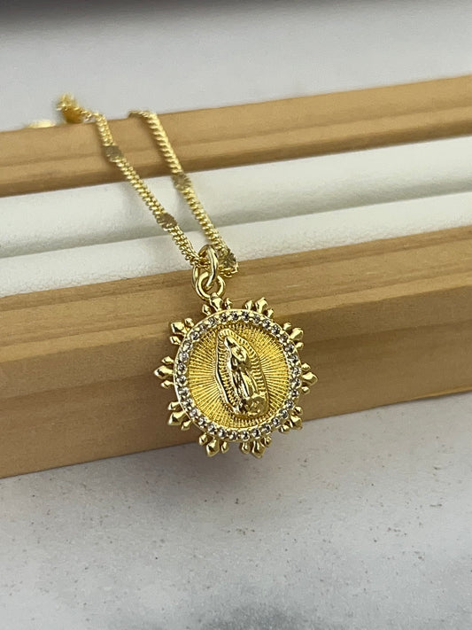 Cadena virgen círculo puntitas