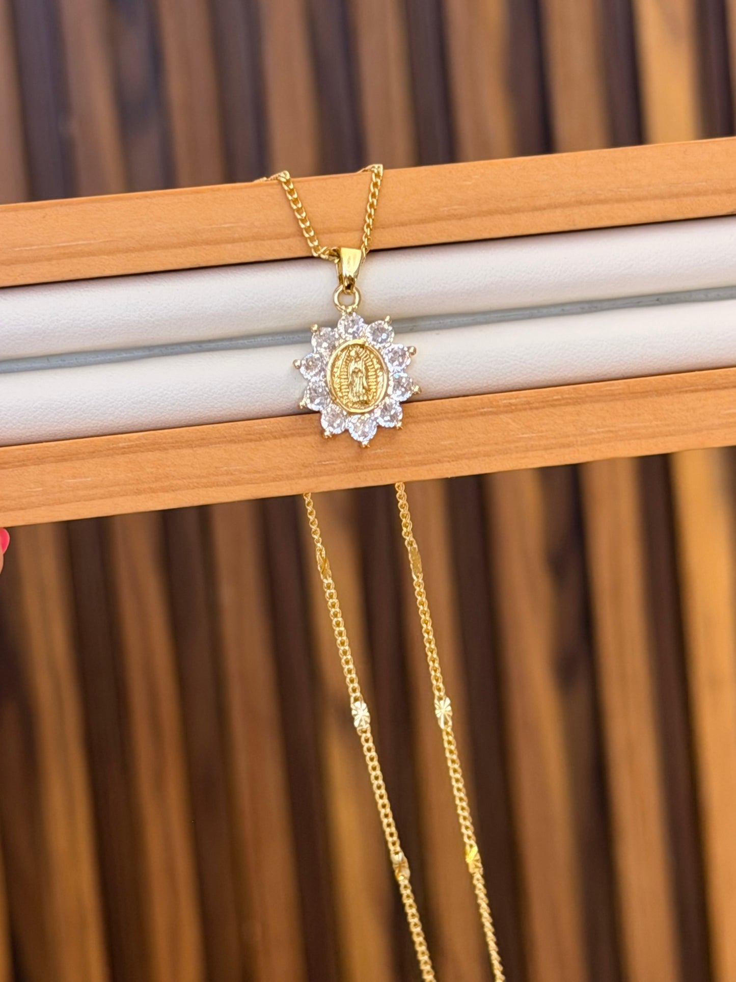 cadena virgen diamante