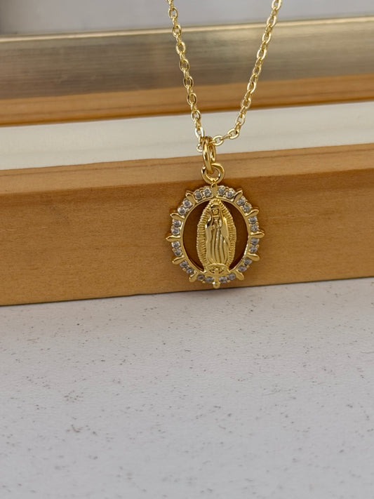 Cadena virgen brillante palitos