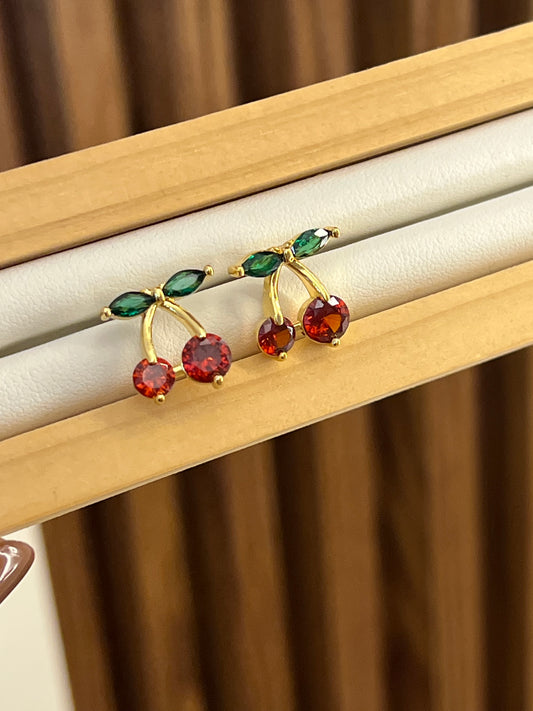 Topo cereza hoja verde