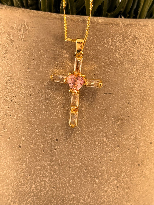 Cadena cruz corazón rosado