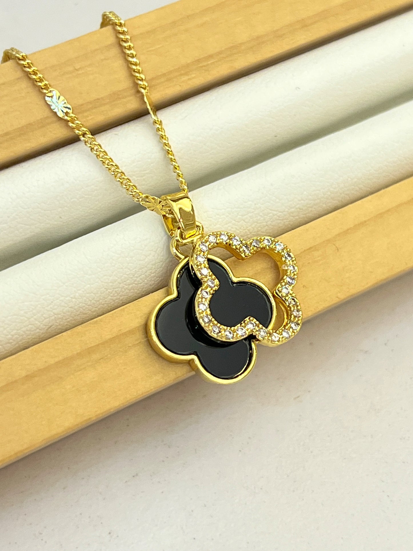 Cadena trébol doble dije brillante