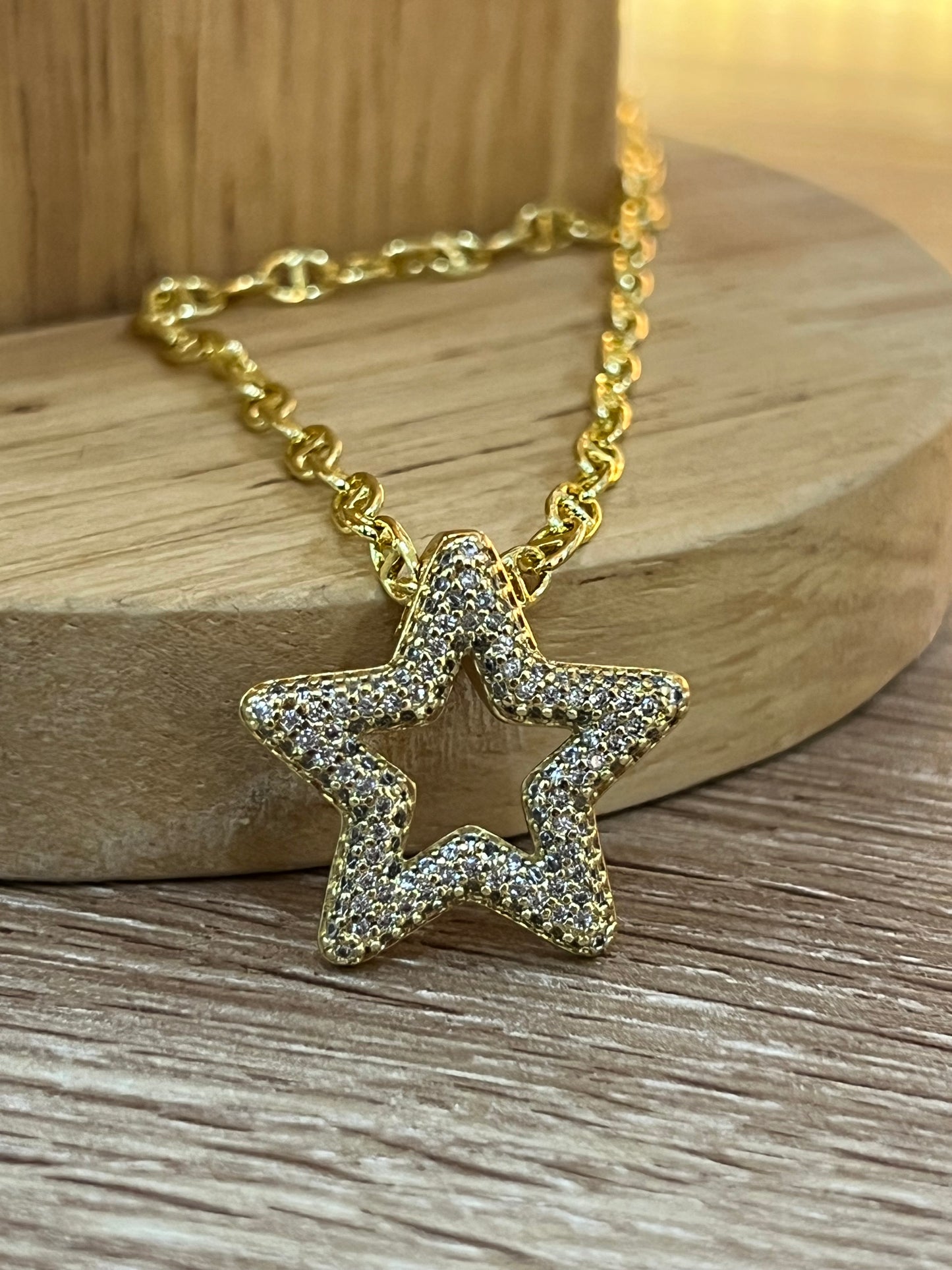 Collar estrella grande brillante con cadena tipo Gucci